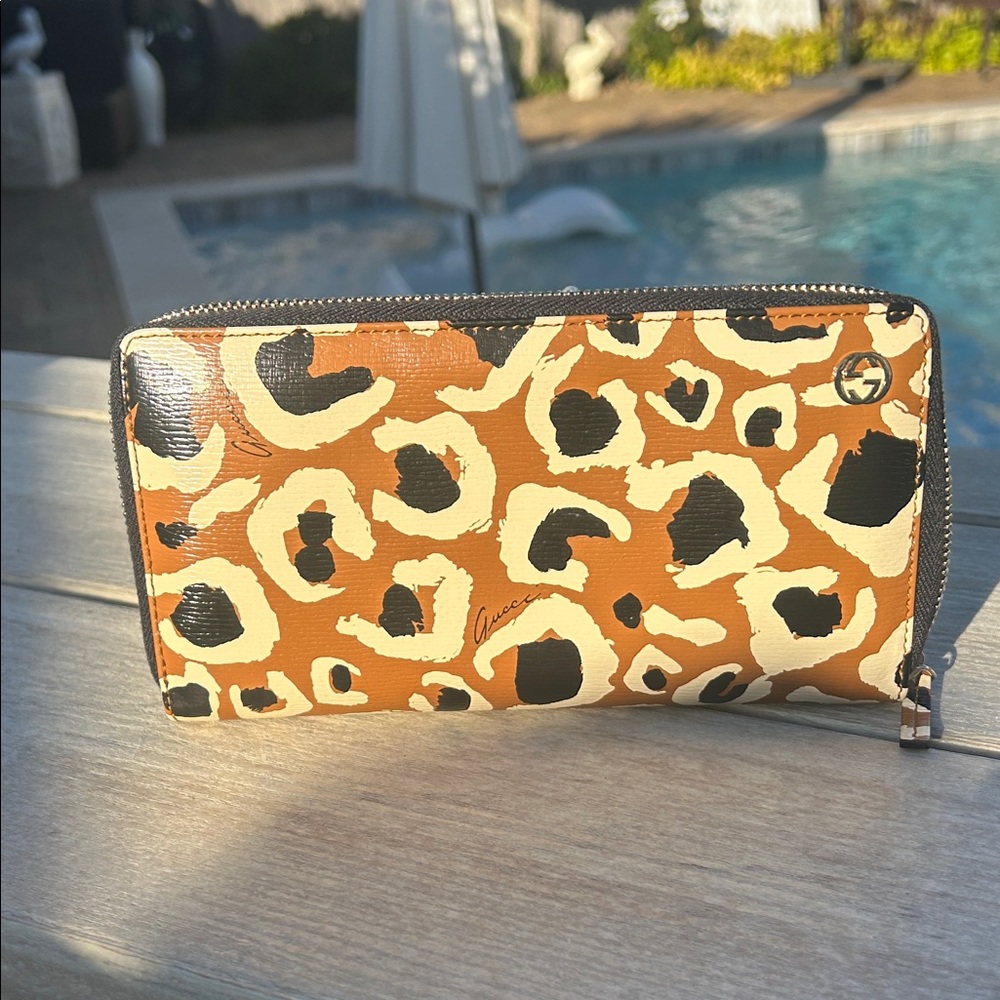 Gucci Leather Leopard Print Zip Around Wallet - Picture 3 of 9